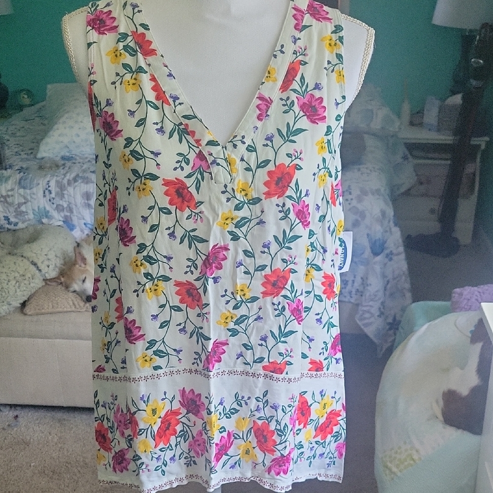Old Navy V Neck Tank Sz M